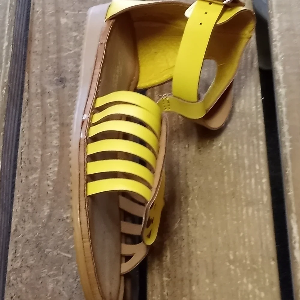 Women sandals size 6 8/2 - Picture 2 of 5